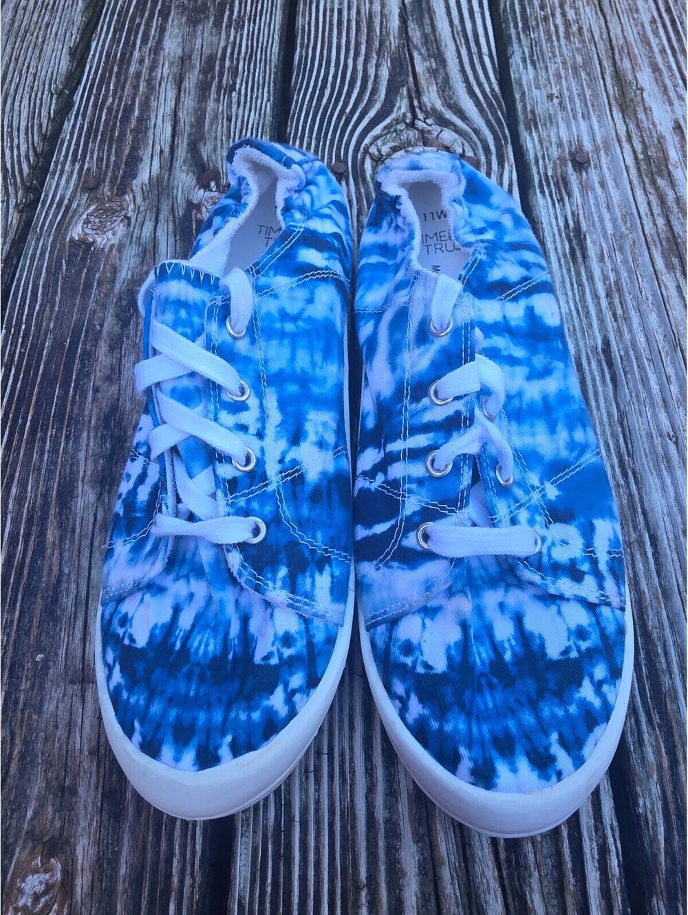 Time and Tru Women's Blue Tie-Dye Scrunch Back Sneakers